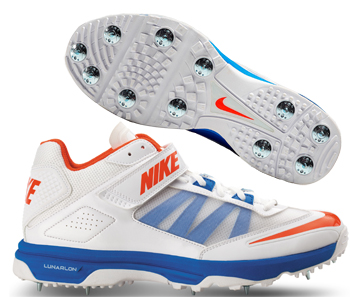 Nike lunarlon 2025 cricket shoes