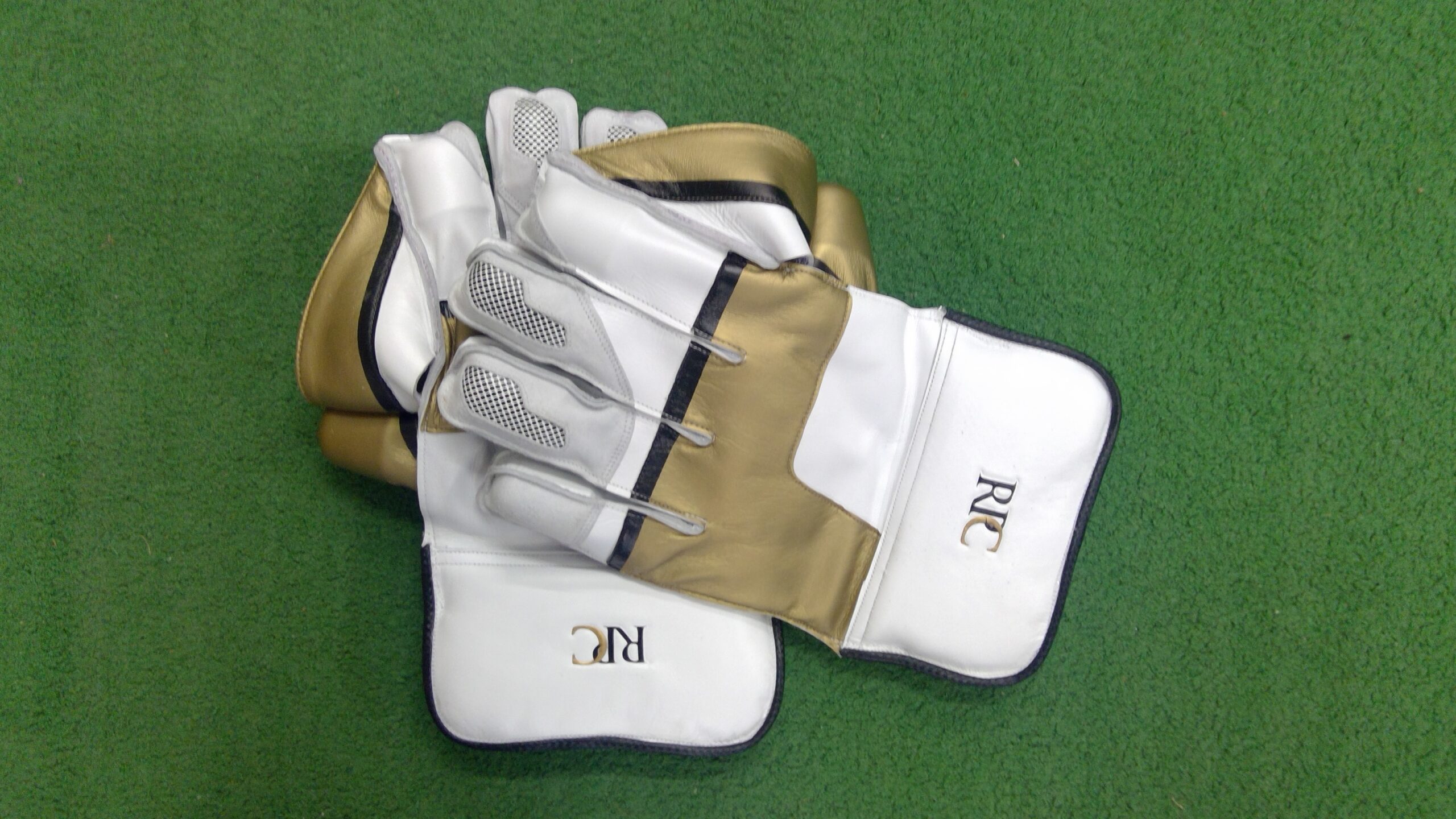 Leather wicket keeping gloves sale