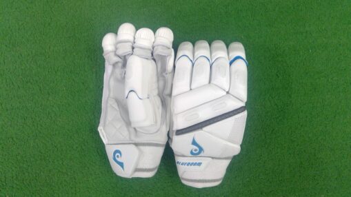 Blueroom Avalanche Players Batting Glove - Image 6